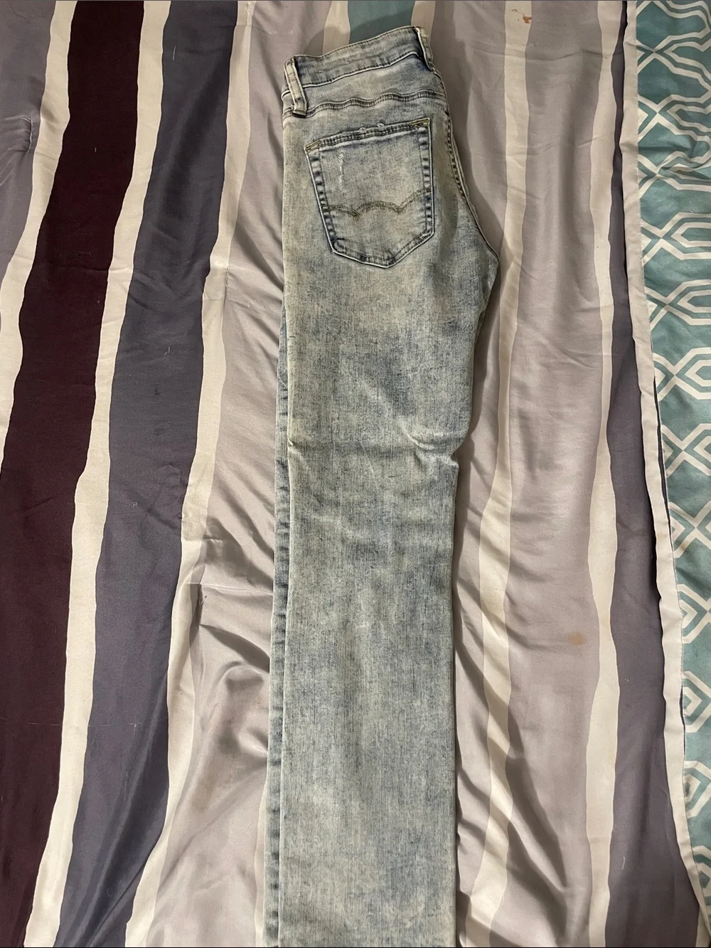 American Eagle Outfitters Slim Jeans in Light Blue Acid Wash